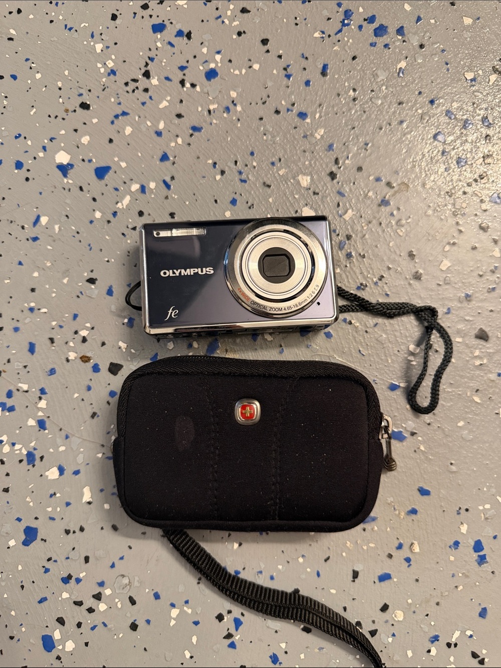 Olympus Compact Digital Camera in Blue with Black Carrying Case